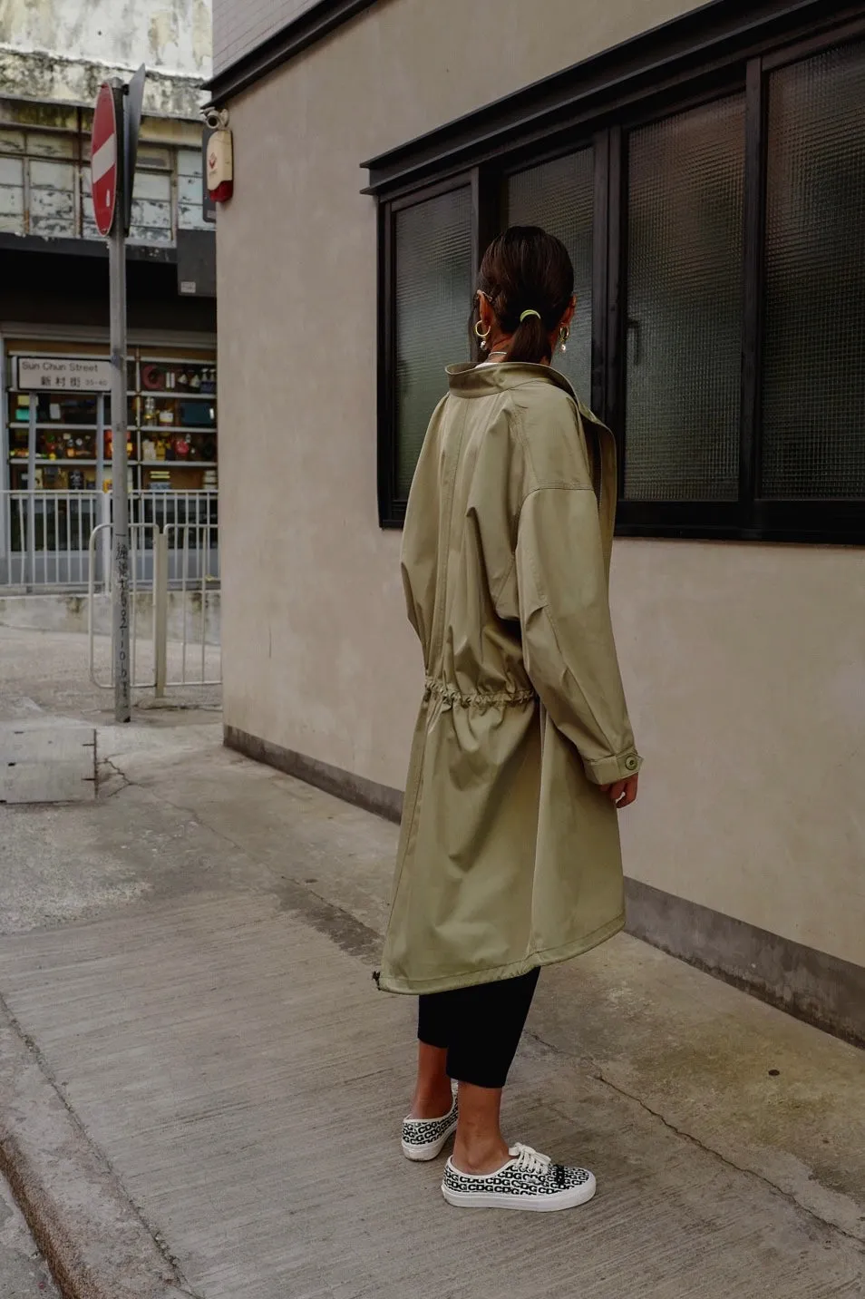 PREMIUM OLIVE RAIN TRENCH